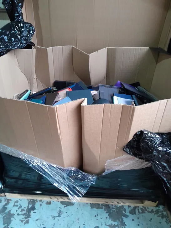 PALLET OF LARGE QAUNTITY OF ASSORTED CASES FOR TABLETS, PHONES AND OTHER ELECTRICALS - COLLECTION ONLY