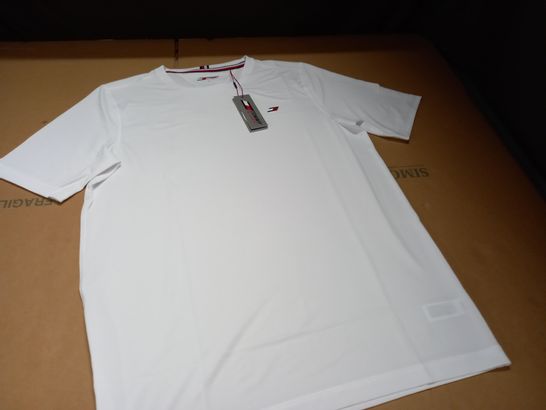 TOMMY HILFIGER WHITE ENTRY TEE - L