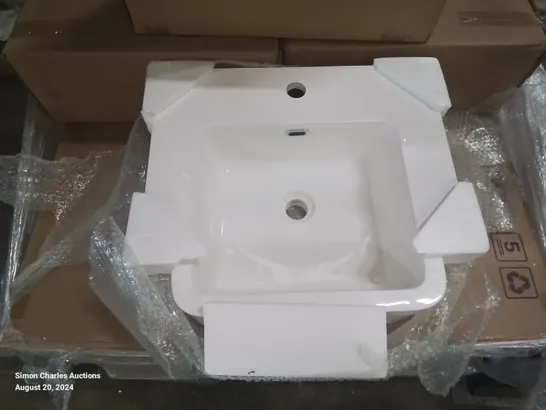 PALLET CONTAINING 11 BATHROOM PORCELAIN SINKS AS NEW