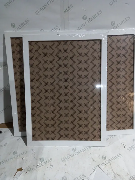 3 X PICTURE FRAMES APPROX. 47X64CM 