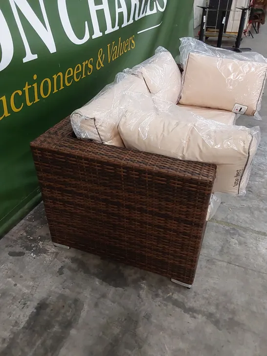 DESIGNER RATTAN 2 SEATER GARDEN/PATIO SOFA IN CHOCOLATE MIX AND COFFEE CREAM COLOUR WITH CUSHIONS