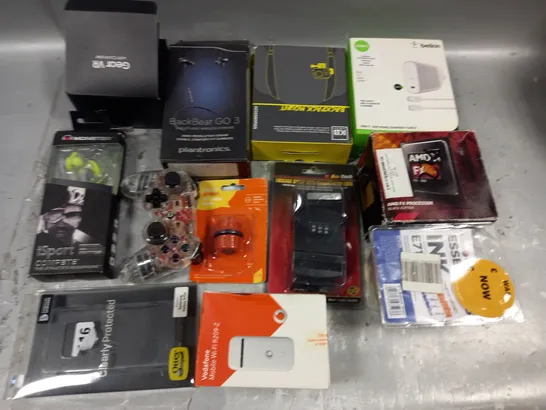 LOT OF ASSORTED ITEMS TO INCLUDE BELKIN HOME CHARGER, PLANTRONICS EARBUDS, LUGGAGE STRAPS AND MICROSOFT KEYBOARD