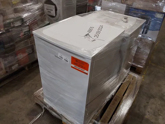 PALLET OF HOTPOINT ACTIVECARE FREESTANDING WASHER DRYER AND HOTPOINT COMPACT FRIDGES 135L WHITE