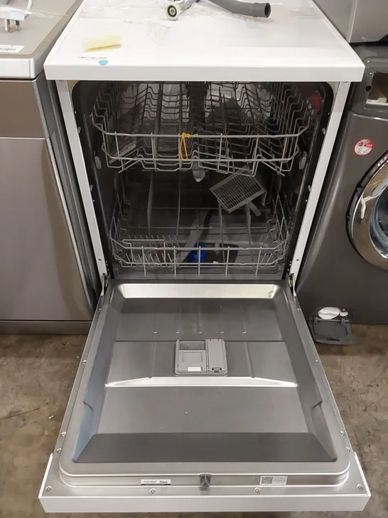 COMFEE FREESTANDING DISHWASHER IN WHITE, MODEL: KWH-FD1201P-W