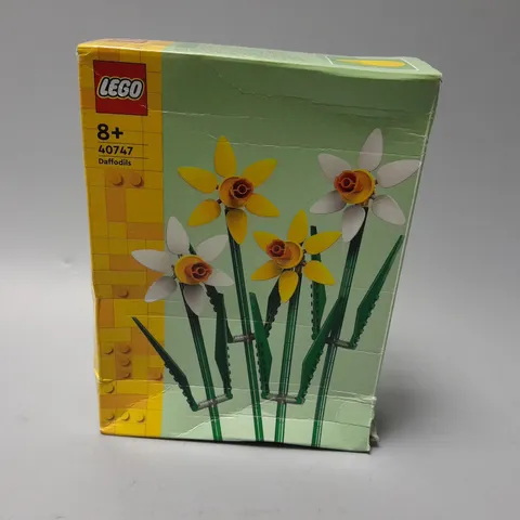 BOXED LEGO DAFFODILS - 40747