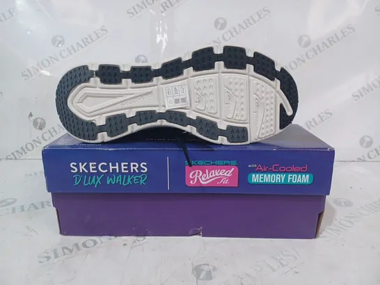 BOXED PAIR OF SKETCHER D'LUX WALKER TRAINERS IN BLACK SIZE 5