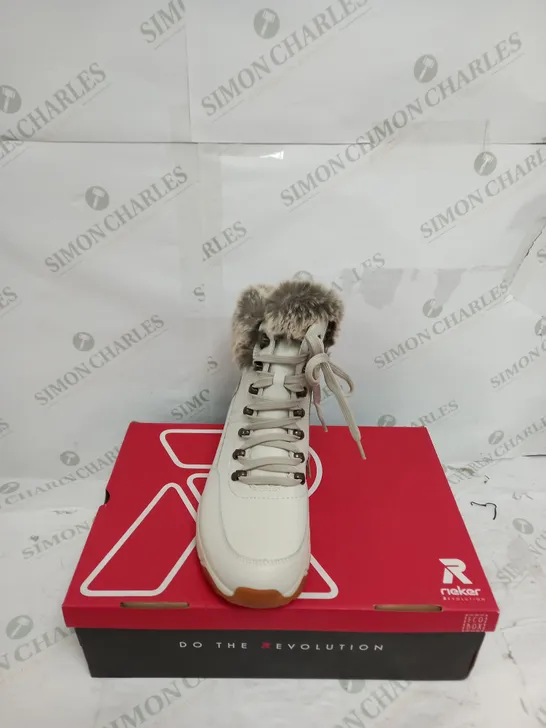 BOXED RIEKER REVOLUTION FUR HIKING BOOTS WHITE SIZE 7.5 