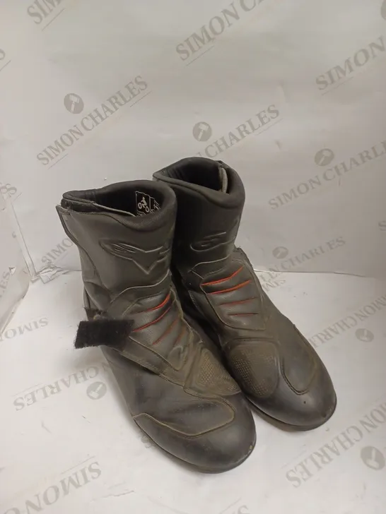 ALPINESTARS RIDGE V2 MOTORCYCLE BOOTS - SIZE 12.5