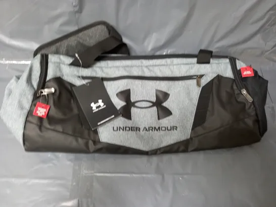 UNDER ARMOUR DUFFLE BAG IN BLACK/GREY