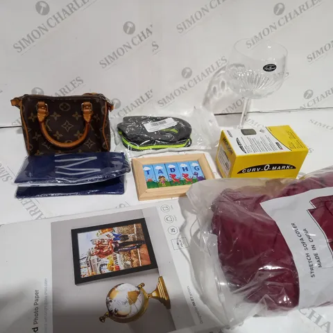 BOX OF ITEMS APPROXIMATELY 10 TO INCLUDE SMALL HANDBAG, DOG LEAD, PRINTER PAPER ETC