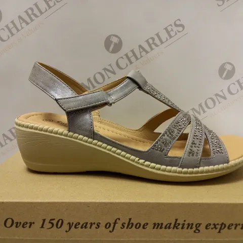 BOXED CUSHION WALK DIAMANTE TRIM SANDALS, PEWTER - SIZE 5