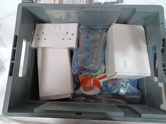 BOX TO CONTAIN APPROXIMATELY 30 ASSORTED HOUSEHOLD ITEMS, INCLUDES CANDLE, SOCKET & PENS ETC