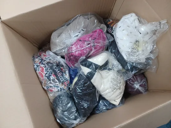 LARGE QUANTITY OF ASSORTED CLOTHING TO INCLUDE GILETS, JUMPERS, CARDIGANS, ETC