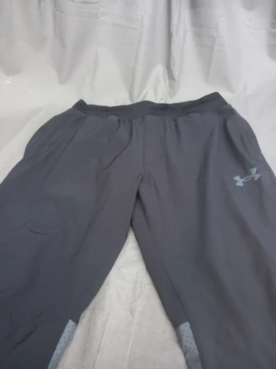 UNDER ARMOUR BLACK TROUSERS - LARGE