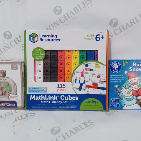 BOX OF APPROXIMATELY 15 ASSORTED TOYS AND GAMES TO INCLUDE ORCHARD TOYS BUILD A SNOWMAN, LEARNING RESOURCES MATHLINK CUBES, ETC