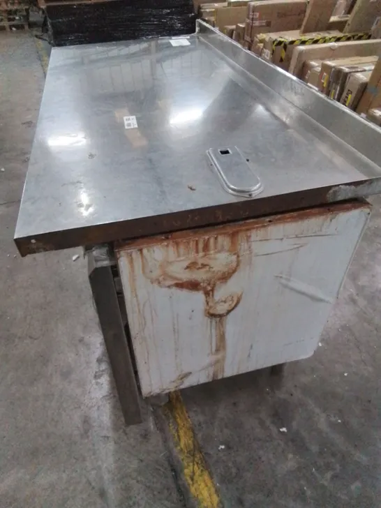 COMMERCIAL STAINLESS REFRIGERATED FOOD PREP COUNTER 