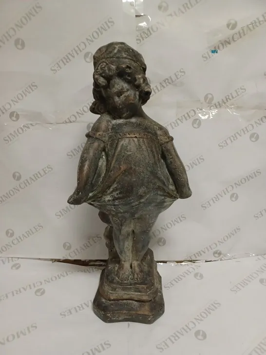 LOT TO CONTAIN A GARDEN STATUE - COLLECTION ONLY