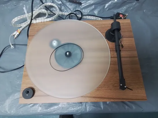 PROJECT T1 TURNTABLE IN WALNUT