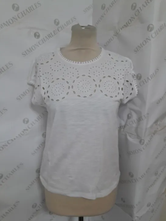 BODEN EMBROIDERED DETAIL TSHIRT IN WHITE SIZE 6