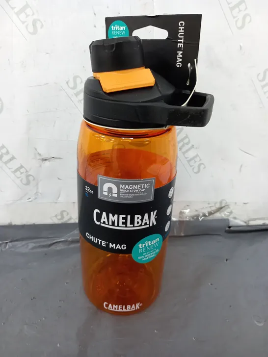 CAMELBAK CHUTE MAG 1 LTR IN ORANGE