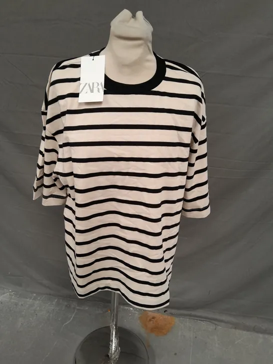 ZARA LADIES STRIPED T-SHIRT BLACK/OFF-WHITE SIZE MEDIUM