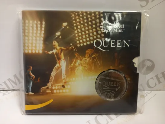 THE ROYAL MINT QUEEN COLLECTABLE £5 COIN