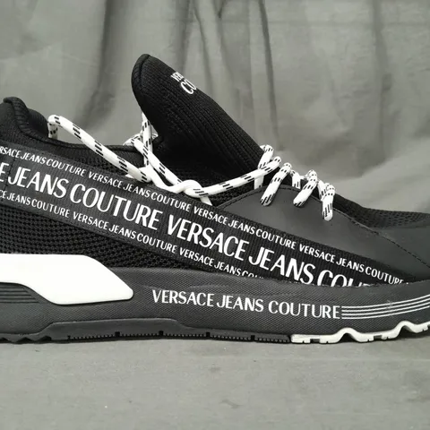 PAIR OF VERSACE JEANS COUTURE SHOES IN BLACK/WHITE UK SIZE 9