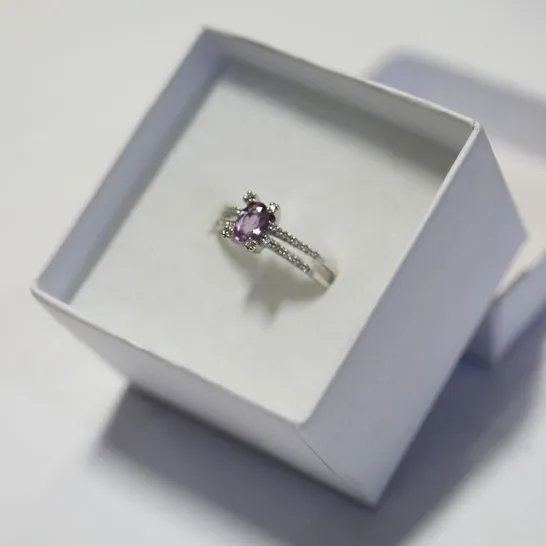 18CT WHITE GOLD DIAMOND AND AMEYTHYST DRESS RING