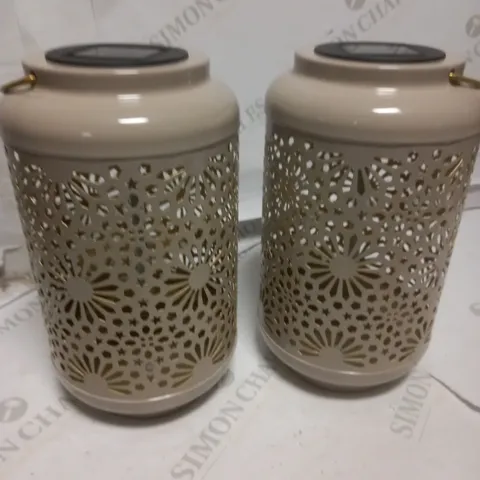 GARDEN REFLECTIONS SET OF 2 PATTERNED SOLAR LANTERNS, FLOWER