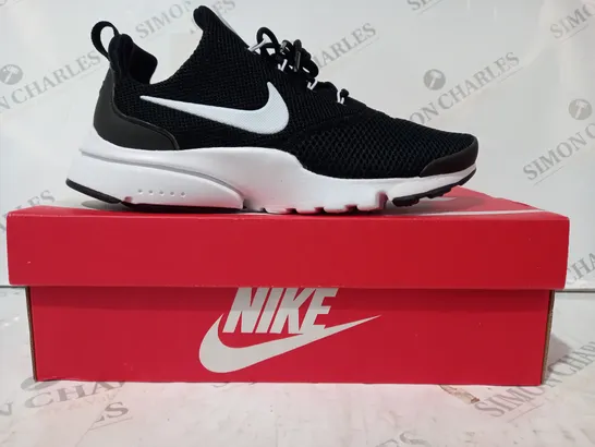 BOXED PAIR OF NIKE PRESTO FLY SHOES IN BLACK UK SIZE 6