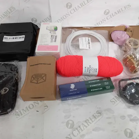 LOT OF APPROX 10 ASSORTED ITEMS TO INCLUDE INFRARED THERMOMETER, CARPENTER PENCILS, WOOL ETC