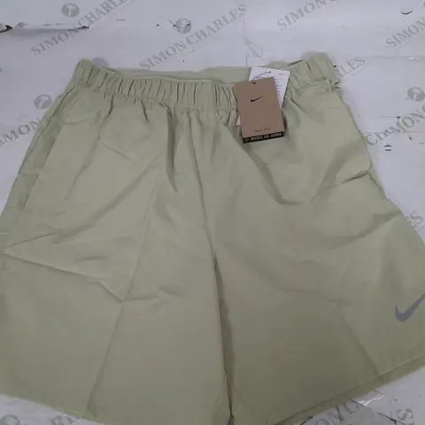 NIKE CHALLENGER SHORTS IN OLIVE - M