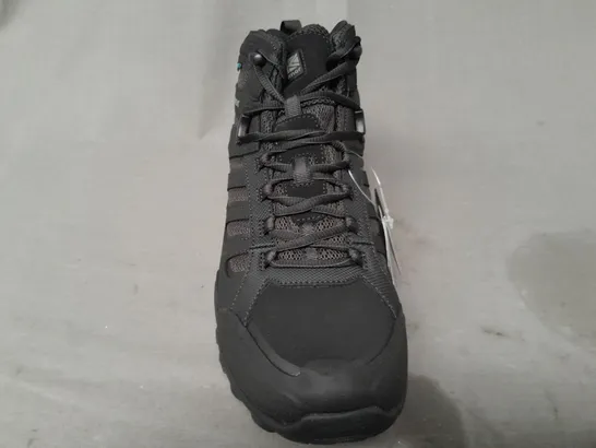 BOXED PAIR OF KARRIMOR HELIX MID WEATHERTITE SHOES IN BLACK UK SIZE 10