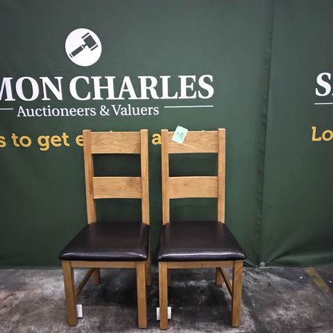QUALITY SET OF 2 OAK EFFECT DINING CHAIRS WITH BROWN FAUX LEATHER 