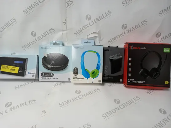 BOX OF APPROX 35 ASSORTED ITEMS TO INCLUDE - KIDS WIRED HEADPHONES - POWER BANK 10000MAH - BLACKWEB USB PC HEADSET ECT