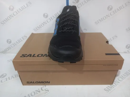 BOXED PAIR OF SALOMON WANDER GTX SHOES IN BLACK/BLUE UK SIZE 10.5