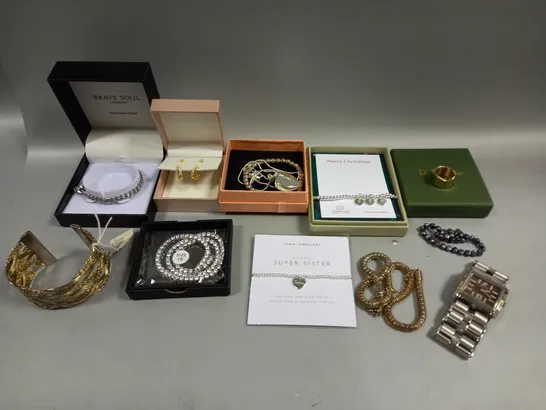 APPROXIMATELY 30 ASSORTED JEWELLERY PRODUCTS TO CONTAIN RINGS, NECKLACES, WATCHES ETC 