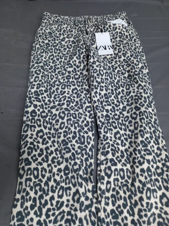 ZARA THE CROPPED BOOTCUT PANTS IN LEOPARD - 38