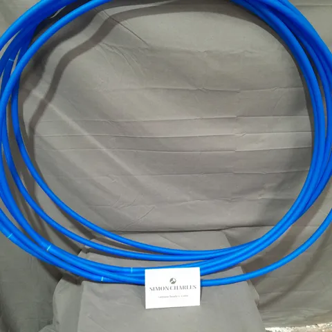 LOT OF 6 BLUE PLASTIC HOOPS - APPROXIMATE DIAMETER 95CM