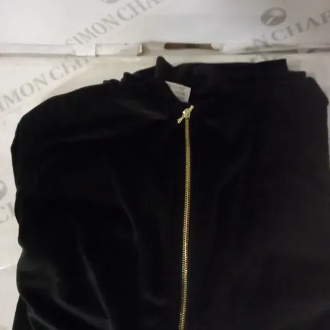 KIM&CO VELVET HOODIE SIZE LARGE