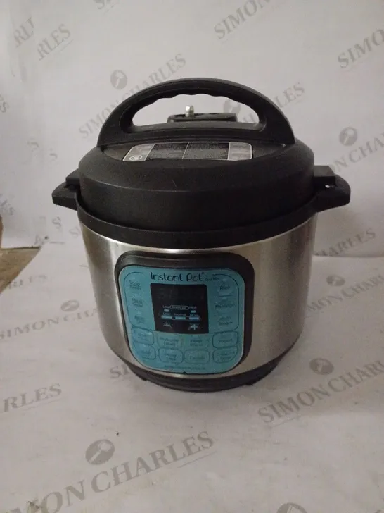 INSTANT POT DUO MINI PRESSURE COOKER