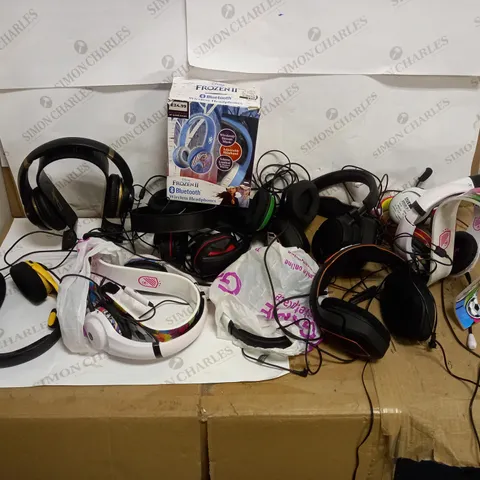 LOT OF APPROX 30 ASSSORTED GAMING HEADSETS TO INCLUDE PDP, STEALTH, STEELSERIES ETC