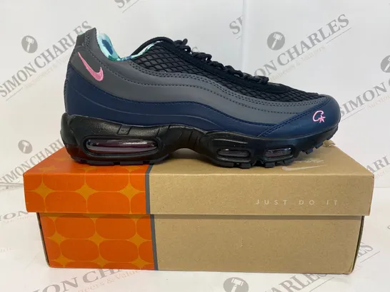 BOXED PAIR OF NIKE AIR MAX 95 TT NAVY TRAINERS SIZE 9