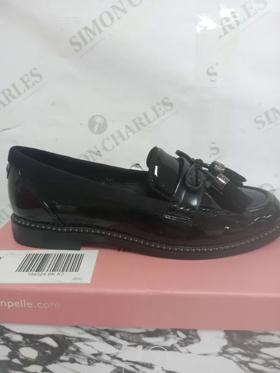 MODA IN PELLE KINSLEY TASSLE LOAFER IN BLACK SIZE 3