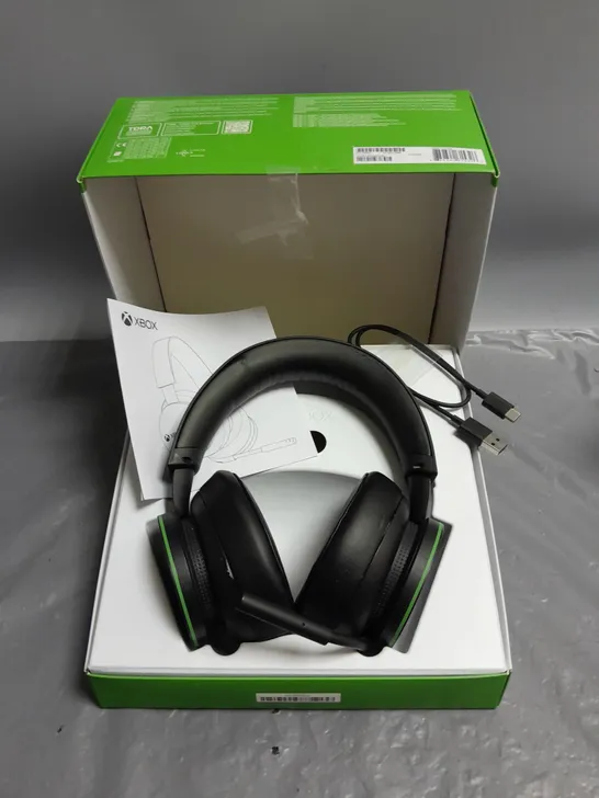 BOXED XBOX WIRELESS HEADSET IN BLACK