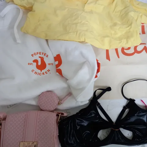 BOX OF APPROXIMATELY 25 ASSORTED CLOTHING ITEMS TO INCUDE - HOODIE , BAG , POLO SHIRT ETC