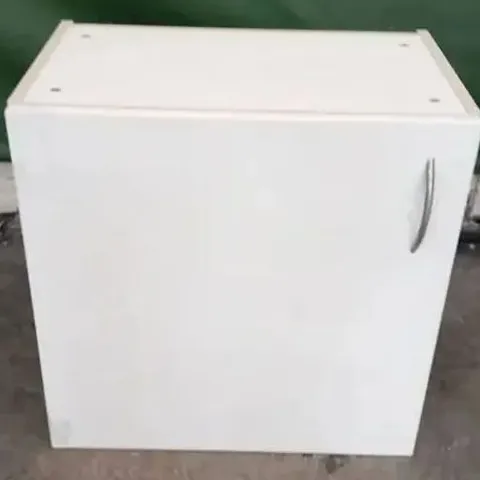 PALLET OF TEN SINGLE DOOR WALL UNITS WHITE