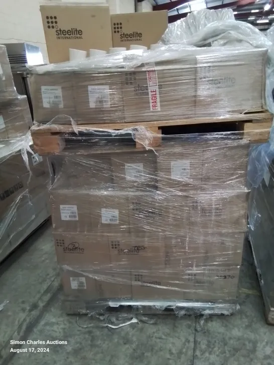 PALLET CONTAINING LARGE AMOUNT OF TILTED SIDE POTS/RAMEKINS (GREEN AND WHITE)