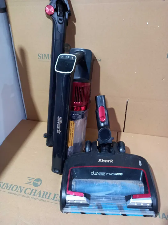 SHARK CORDLESS VACUUM IZ300UKT