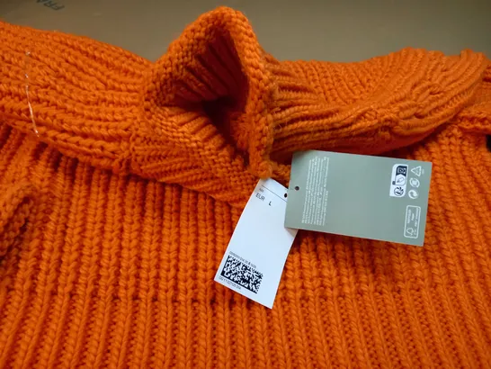 H&M VIBRANT ORANGE KNITTED JUMPER - LARGE